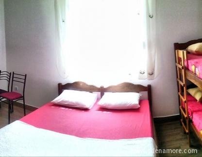 Apartamentos BILJA, , alojamiento privado en Dobre Vode, Montenegro